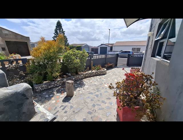 3 BEDROOM FREEHOLD FOR SALE IN STRANDFONTEIN VILLAGE